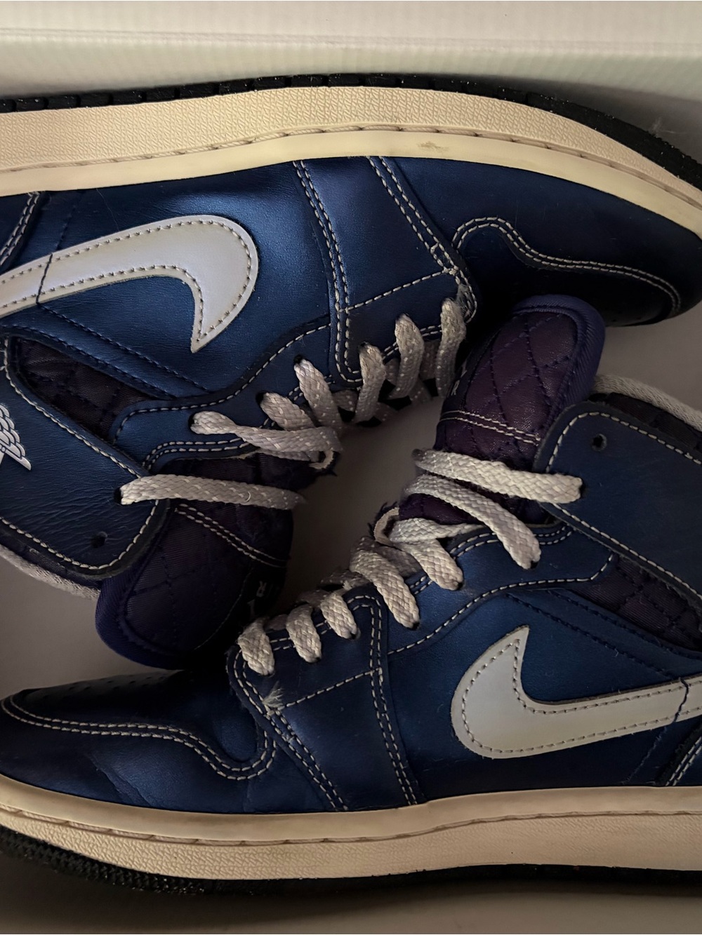Women’s Air Jordan 1 Mid SE Size 6.5 - Picture 7 of 7